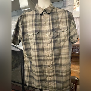 Kuhl men’s shirt size large button down‎ shirt sleeve shirt